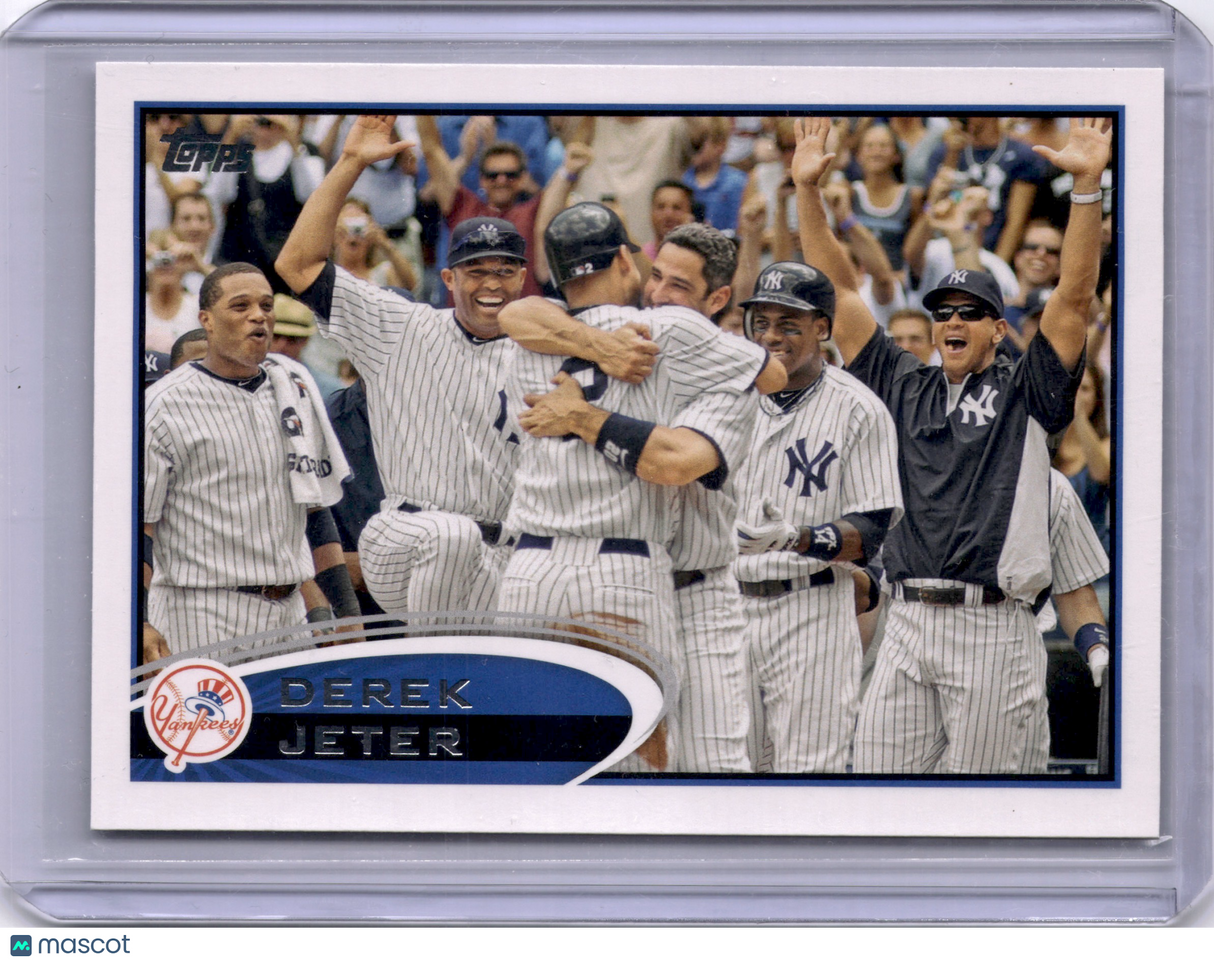 2012 TOPPS DEREK JETER IMAGE VARIATION #30 HUGGING TEAMMATE YANKEES