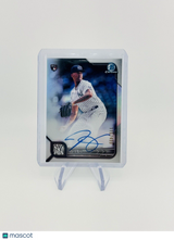 LUIS GIL 2022 Bowman Chrome Rookie Refractor Auto /499 Yankees RC