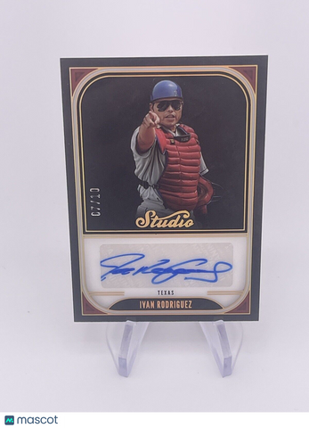 IVAN RODRIGUEZ 2023 STUDIO AUTO AUTOGRAPH /10 SIGNATURE RANGERS PUDGE